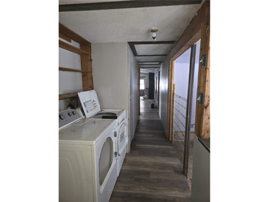 Unlock the potential of this spacious 2-bedroom, 1-bath trailer - photo 11