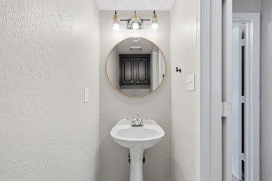 This one is for all you single-story lovers! Some homes just - photo 21