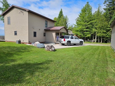 Experience the absolute pinnacle of Northern Michigan living in - photo 4