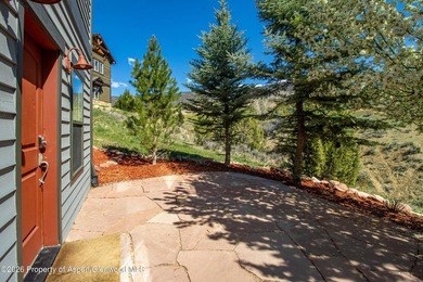This inviting home features panoramic mountain views and a - photo 27