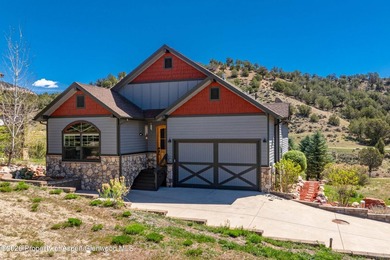 This inviting home features panoramic mountain views and a - photo 29