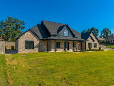 Welcome to refined living in the highly sought-after Arlington - photo 1