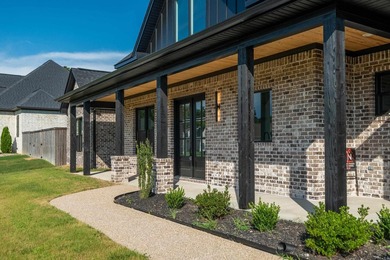 Welcome to refined living in the highly sought-after Arlington - photo 5