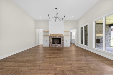 Welcome to refined living in the highly sought-after Arlington - photo 9