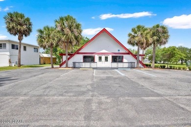 Prime opportunity to bring new life to a well-known former local - photo 1