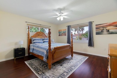Oversize corner lot 3 bedroom, 2 bath, 2 car garage in Jupiter! - photo 12