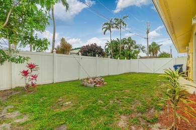 Oversize corner lot 3 bedroom, 2 bath, 2 car garage in Jupiter! - photo 19