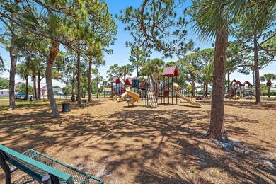 Oversize corner lot 3 bedroom, 2 bath, 2 car garage in Jupiter! - photo 24