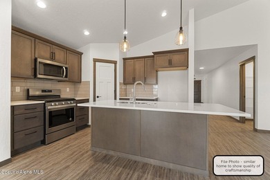 Shops available! With three bedrooms and two bathrooms, this - photo 3