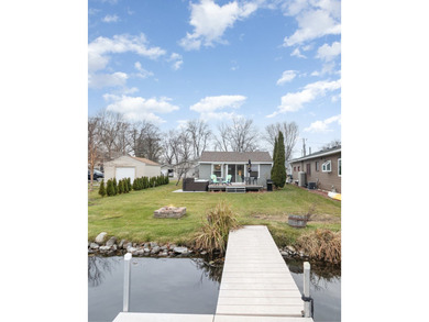 Welcome to life on Forest Lake! Located on a quieter, calmer - photo 1