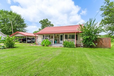 Lake Conway living meets everyday comfort at 16 Dam Rd in - photo 2