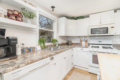 Welcome to life on Forest Lake! Located on a quieter, calmer - photo 6