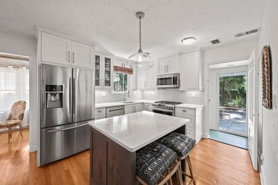 Rare opportunity to own a piece of Lake Worth Beach history in - photo 8