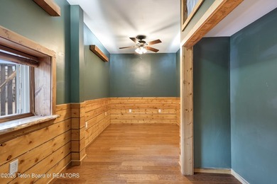 Located in the town of Dubois, this versatile live/work property - photo 10