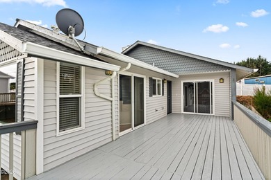 Versatile Devils Lake home with lake views from the living room - photo 4