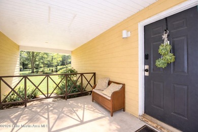 Lake Martin living made easy Warm, inviting, and fully - photo 2