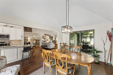 Stunning 2BR, 2.5BA condo offers exceptional privacy with 2 - photo 12