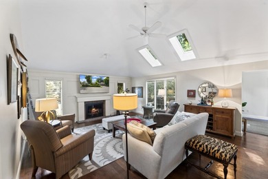 Stunning 2BR, 2.5BA condo offers exceptional privacy with 2 - photo 15