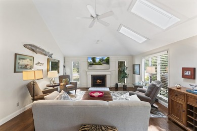 Stunning 2BR, 2.5BA condo offers exceptional privacy with 2 - photo 16