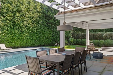 Moments from the heart of Bridgehampton Village's restaurants - photo 22