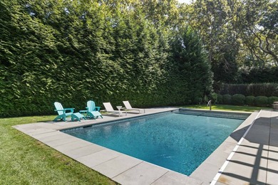 Moments from the heart of Bridgehampton Village's restaurants - photo 24