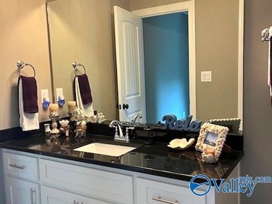 Stunning 4BR/3.5BA home with high-end finishes throughout! Open - photo 26