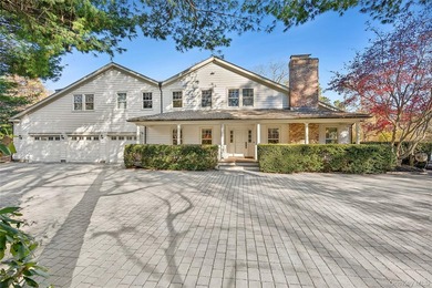Welcome to 8 East Ridge Ct Westhampton. Set at the end of a - photo 1