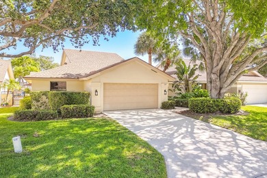 Welcome to your coastal sanctuary! This stunning single-family - photo 1