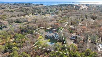 Welcome to 8 East Ridge Ct Westhampton. Set at the end of a - photo 2