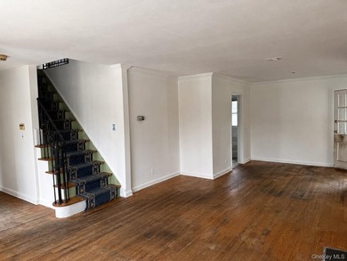 HANDYMAN SPECIAL! IF YOU'VE BEEN WAITING FOR A HOME WITH - photo 4