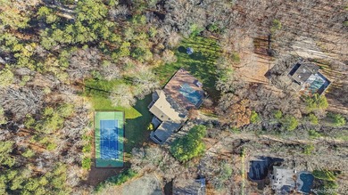 Welcome to 8 East Ridge Ct Westhampton. Set at the end of a - photo 4