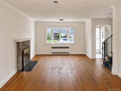 HANDYMAN SPECIAL! IF YOU'VE BEEN WAITING FOR A HOME WITH - photo 7