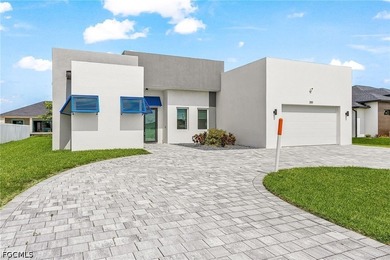 Welcome to this beautifully crafted custom-built home, completed - photo 1
