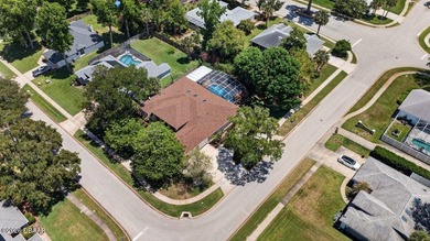 ABSOLUTELY STUNNING... ONE OF A KIND 4-BEDROOM 3-BATH POOL HOME - photo 3