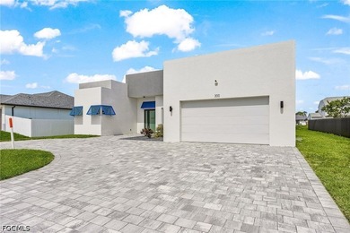 Welcome to this beautifully crafted custom-built home, completed - photo 3