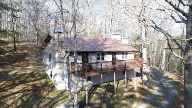 Pristine 5b 3b home boasting warm wood finishes, 3 cozy - photo 1
