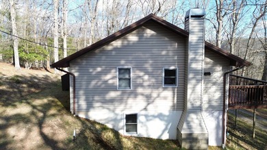 Pristine 5b 3b home boasting warm wood finishes, 3 cozy - photo 5