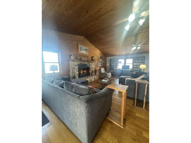 Pristine 5b 3b home boasting warm wood finishes, 3 cozy - photo 8