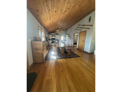 Pristine 5b 3b home boasting warm wood finishes, 3 cozy - photo 10