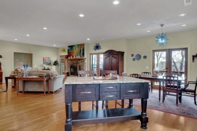 Stunning 4-bedroom, 3.5-bath custom-designed waterfront home - photo 4