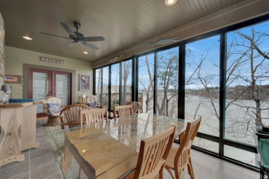 Stunning 4-bedroom, 3.5-bath custom-designed waterfront home - photo 10