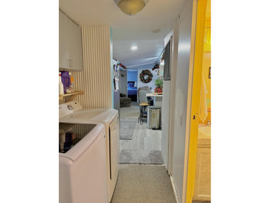 Country lliving at its finest. Single wide moblie home with