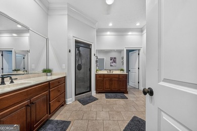 Welcome home to this beautifully maintained all-brick ranch - photo 20