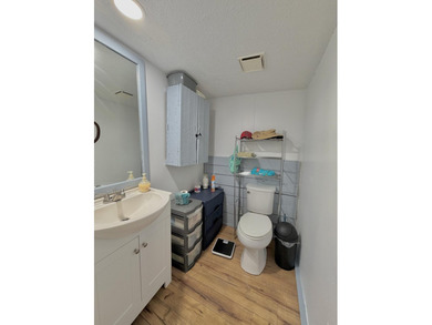 Country lliving at its finest. Single wide moblie home with