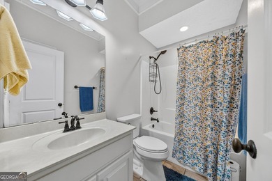 Welcome home to this beautifully maintained all-brick ranch - photo 26