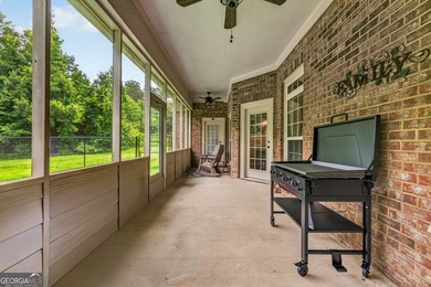Welcome home to this beautifully maintained all-brick ranch - photo 33