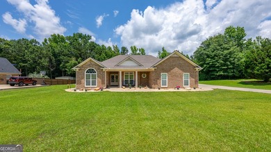 Welcome home to this beautifully maintained all-brick ranch - photo 35