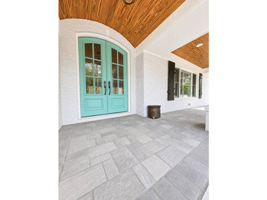 Highly desirable single-level home located in the heart of Old - photo 3