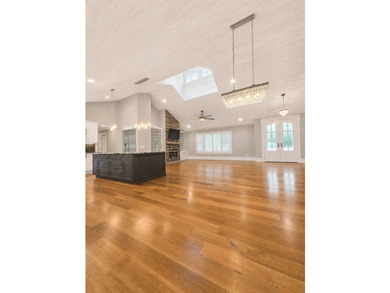 Highly desirable single-level home located in the heart of Old - photo 5