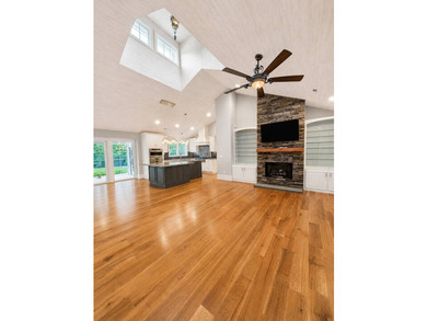 Highly desirable single-level home located in the heart of Old - photo 6